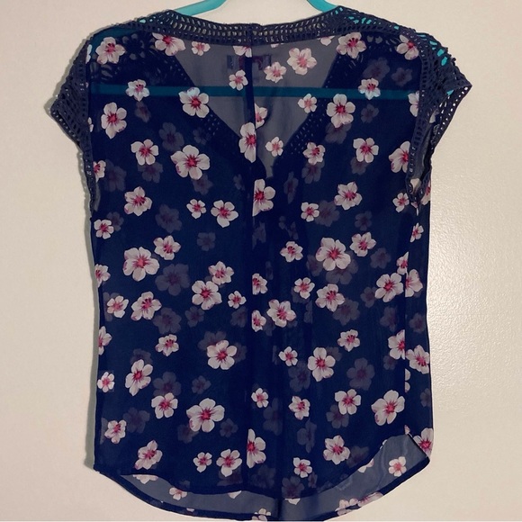 Candie's Blue Embellished Cap Sleeve Blouse | Size XS | Crochet Detail - Picture 2 of 9